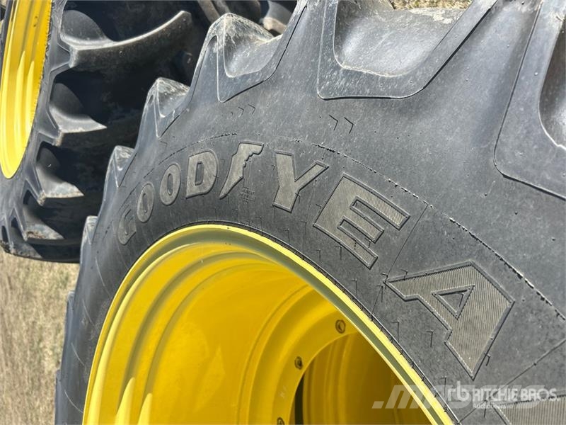 Goodyear of (4) Goodyear 800/55RR46 Tires Gume, točkovi i felne