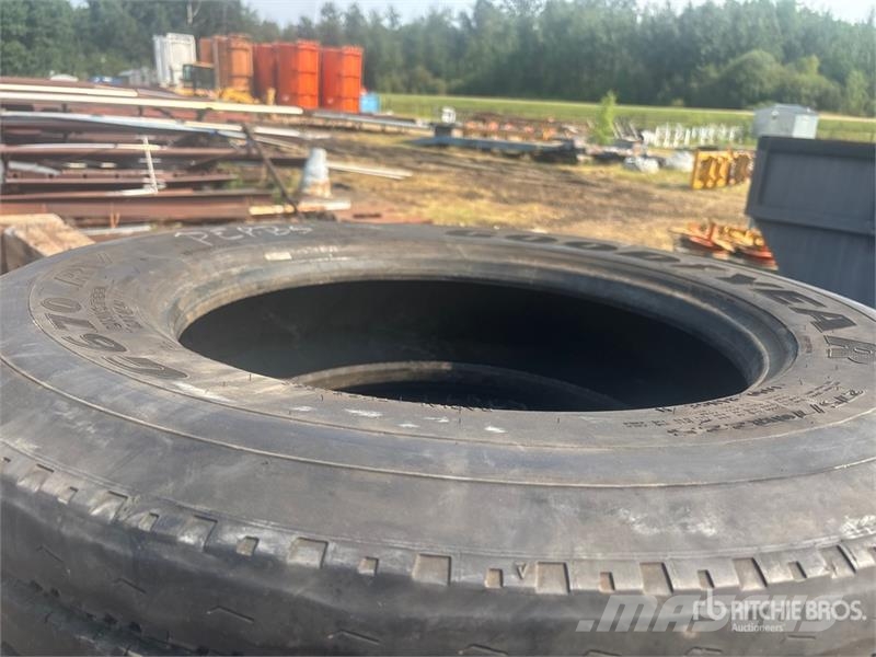 Goodyear of (4) Goodyear 275/70R22.5 Tires (Unused) Llantas