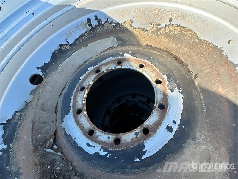 Goodyear of (4) Goodyear Ultra Sprayer 380/90R46 Tires - Fi 輪胎、車輪和輪圈