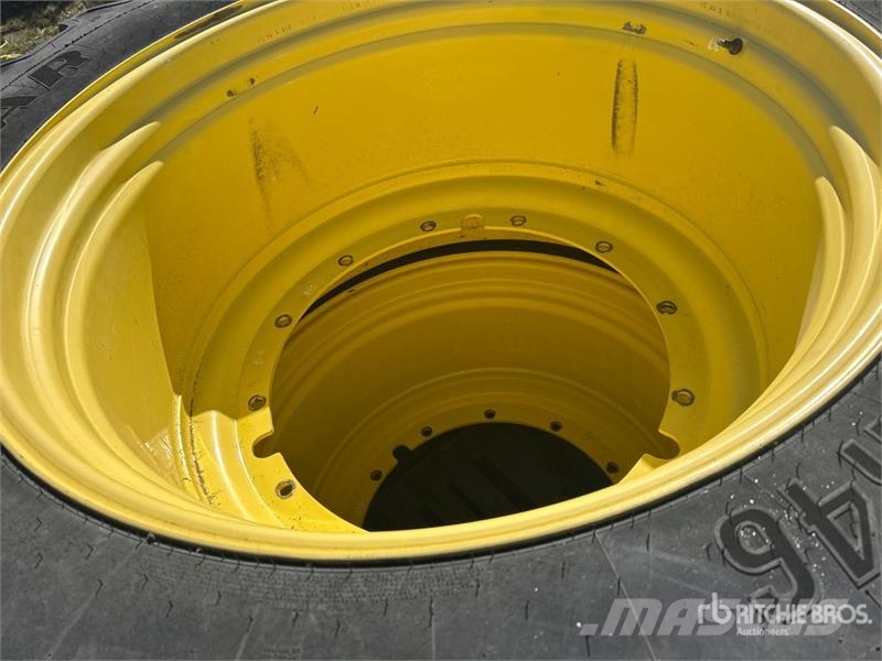 Goodyear of (4) Goodyear 800/55RR46 Tires Gume, točkovi i felne