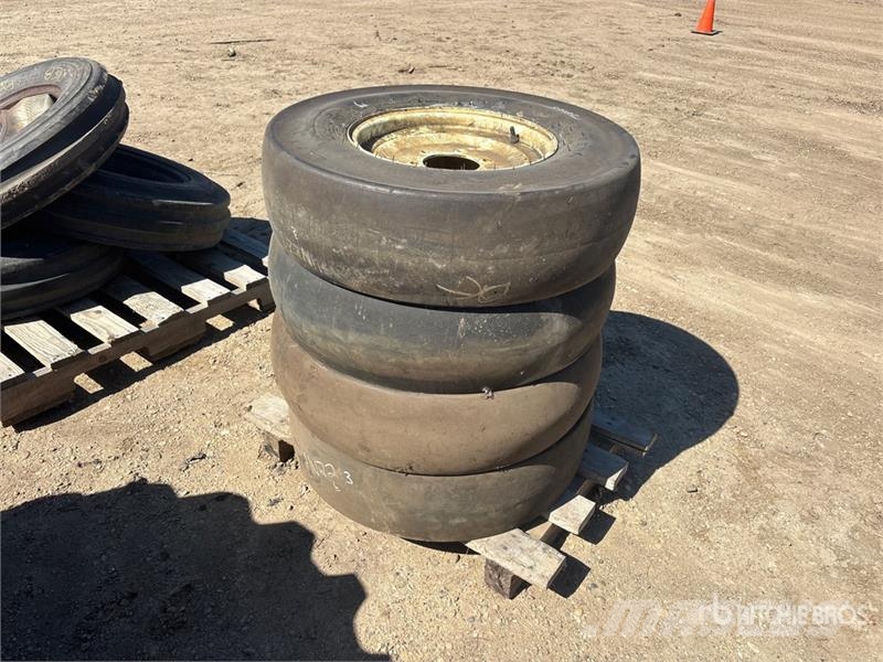 Goodyear of (4) Goodyear 8.5/90-15K Tires (Unused) Däck, hjul och fälgar