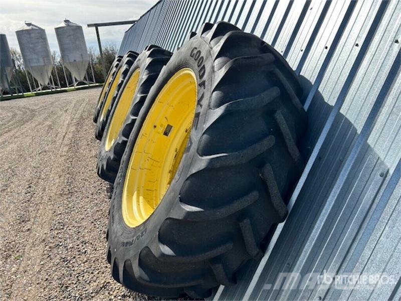 Goodyear of (4) Goodyear 620/70R46 Sprayer Tires - Fits Joh Gume, točkovi i felne