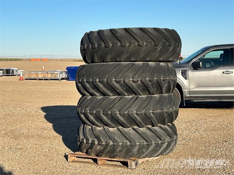 Goodyear of (4) Goodyear 18.4-28 Tires Gume, točkovi i felne