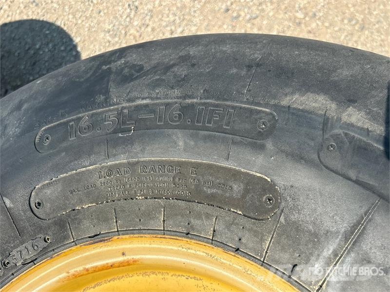 Goodyear of (4) Goodyear 16.5L-16.1FL Tires - Fits Bourgaul Däck, hjul och fälgar