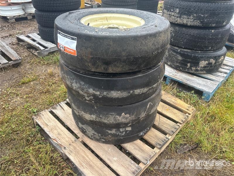 Goodyear of (4) Goodyear Compactor 8.5/90-15K Tires (Unused Däck, hjul och fälgar