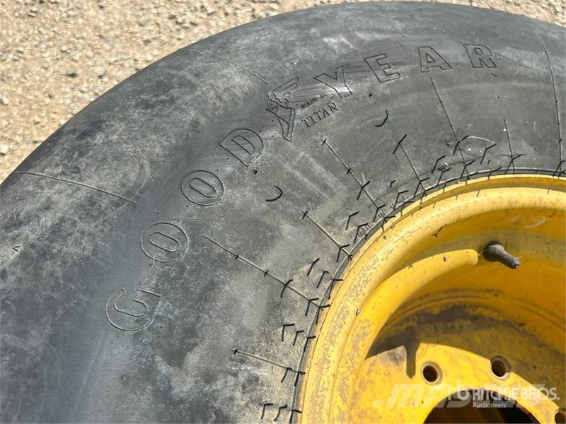 Goodyear of (4) Goodyear 16.5L-16.1FL Tires - Fits Bourgaul Däck, hjul och fälgar