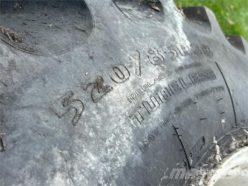 Goodyear of (4) Goodyear 520/85R38 Tires Tekerlekler