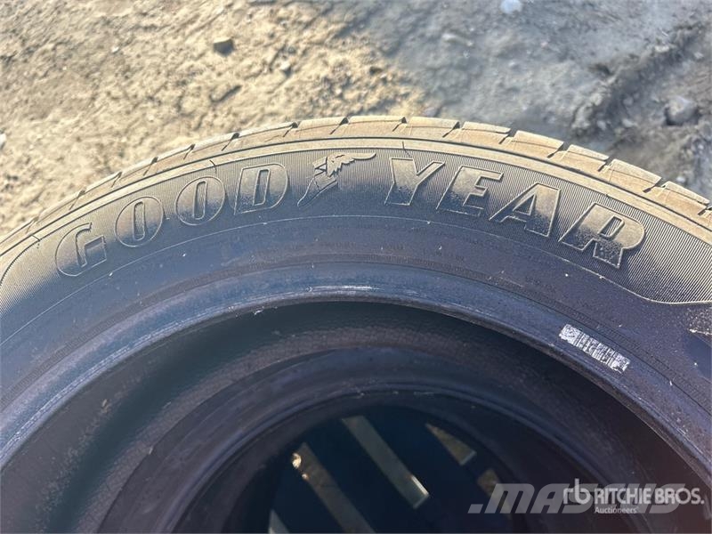 Goodyear of (4) Goodyear 255/55R20 Tires Шины и колёса