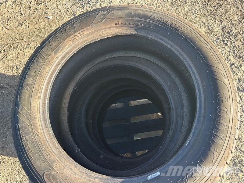 Goodyear of (4) Goodyear 255/55R20 Tires Шины и колёса
