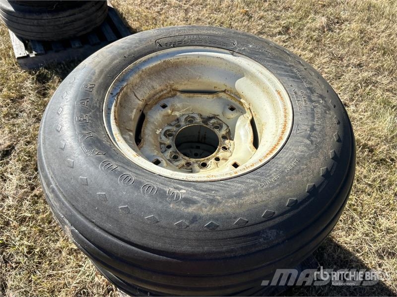Goodyear of Goodyear 9.5L-15SL Tires Gume, točkovi i felne