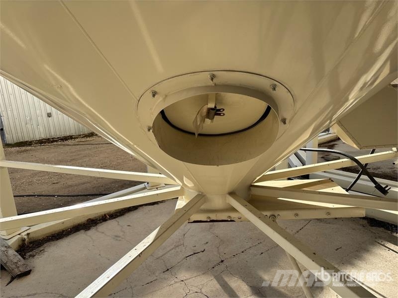 Grain Max +/- 4000 bu 4 Ring Smooth Wall Hopper B Sonstige Ernte Verarbeitung und -lagerung