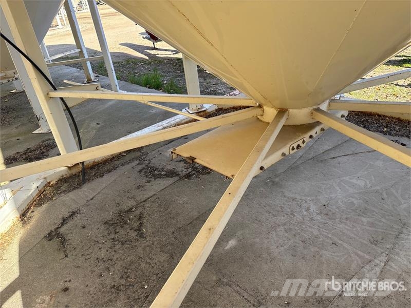  Grain Max GM3000C +/- 3000 bu 3 Ring Smooth Wall H وحدات / آلات معالجة المحاصيل وتخزينها - أخرى