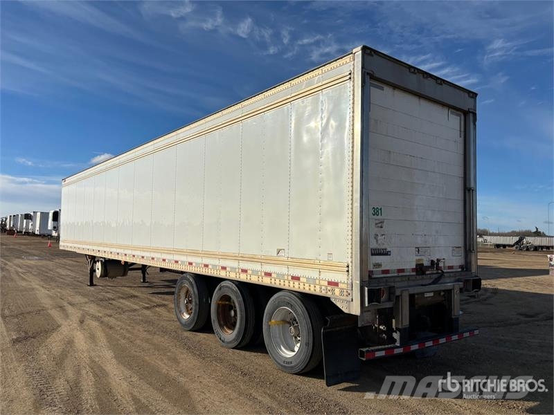 Great Dane 53 ft x 102 in Tri/A Multi -Temp Refrigerated Trai Chladiarenské návesy