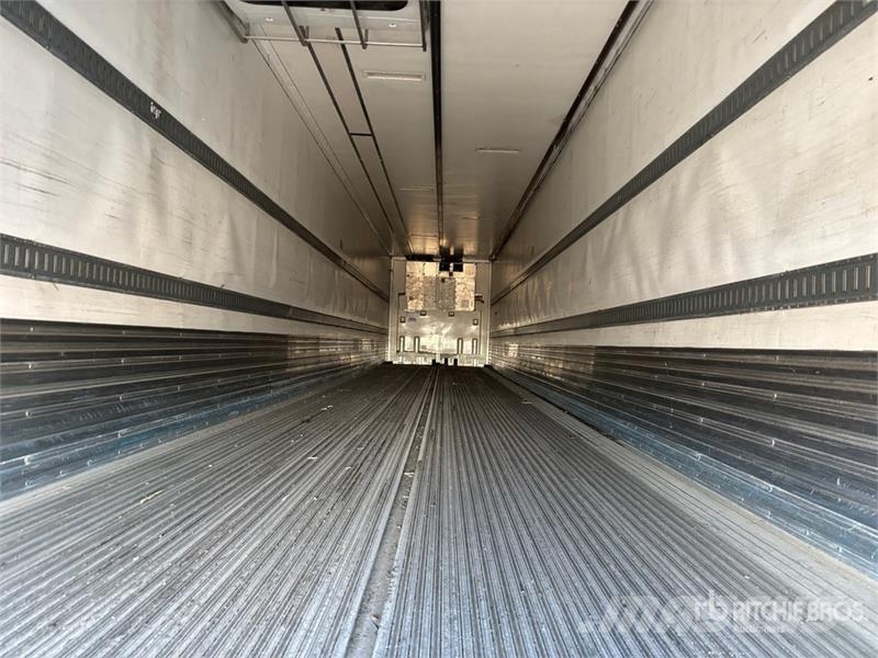 Great Dane 53 ft x 102 in Tri/A Multi -Temp Refrigerated Trai Chladiarenské návesy