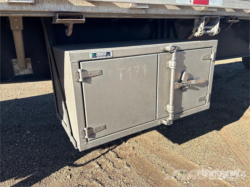 Great Dane Freedom LT 53 ft T/A Spread Axle Flatbed Trailer Flatbed/Dropside trailers