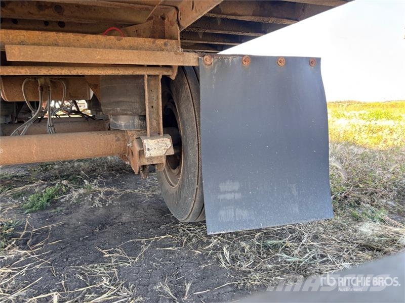 Great Dane Trailers 53 ft x 102 in Tri/A Van Trailer Umpikoriperävaunut