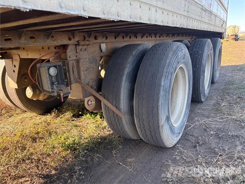 Great Dane Trailers 53 ft x 102 in Tri/A Heated Van Trailer Dobozos pótkocsik
