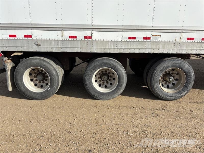 Great Dane Trailers 53 ft x 102 in Tri/A Van Trailer Ремаркета фургони