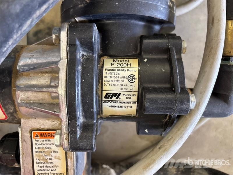 Great Plains Industries P-200H Chemical Pump المضخات والخلاطات