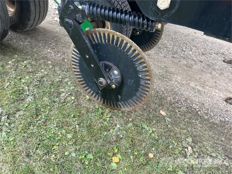 Great Plains SSHVT1510 20 ft 9 Shank Subsoiler Muut maanmuokkauskoneet ja lisävarusteet
