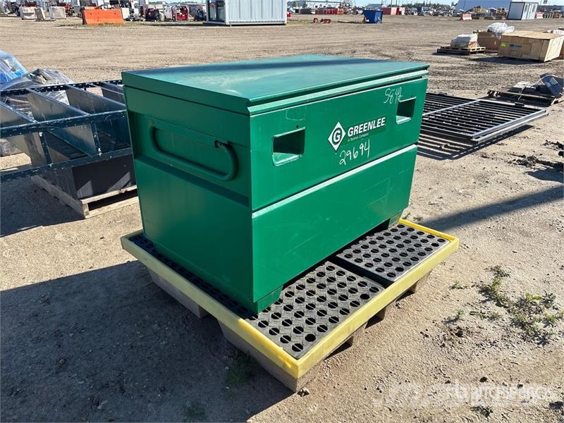 Greenlee 4 ft Job Site Box Muud osad