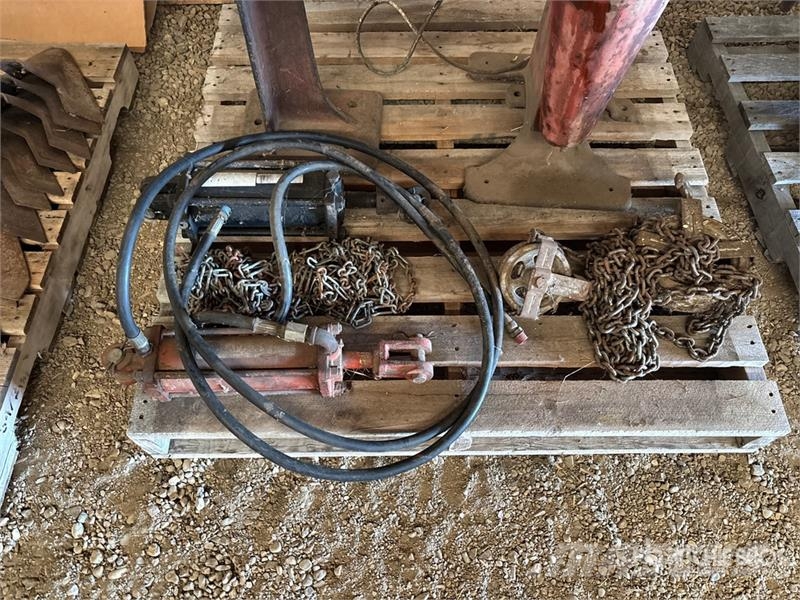 Grinder, (2) Hydraulic Cylinder, Chain Hoist Andre komponenter