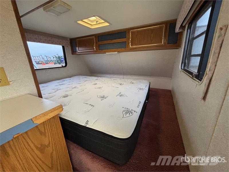 Gulf Stream 21 ft T/A Travel Trailer Citas piekabes