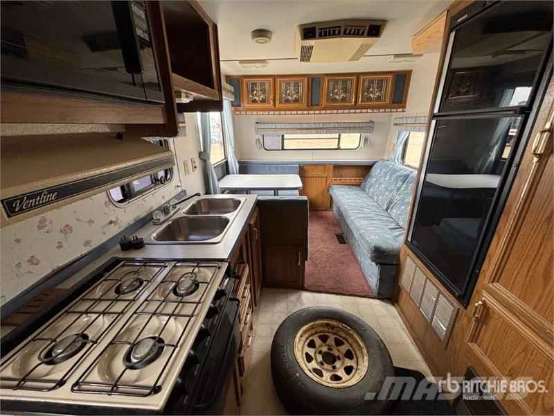 Gulf Stream 21 ft T/A Travel Trailer Citas piekabes