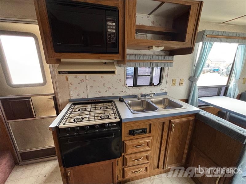 Gulf Stream 21 ft T/A Travel Trailer Citas piekabes
