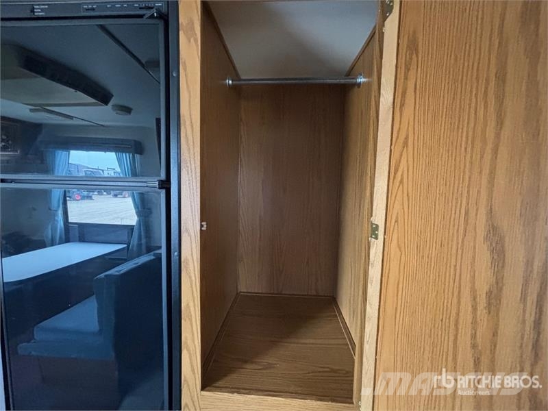 Gulf Stream 21 ft T/A Travel Trailer Citas piekabes