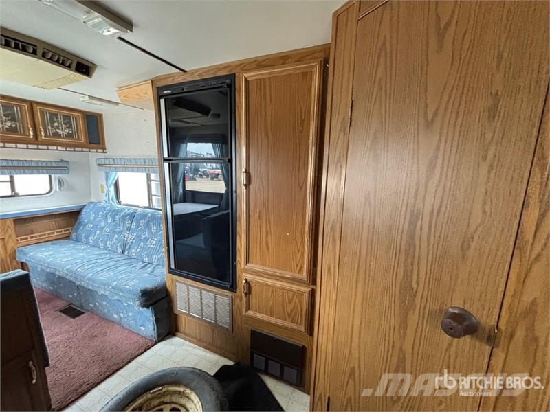 Gulf Stream 21 ft T/A Travel Trailer Citas piekabes