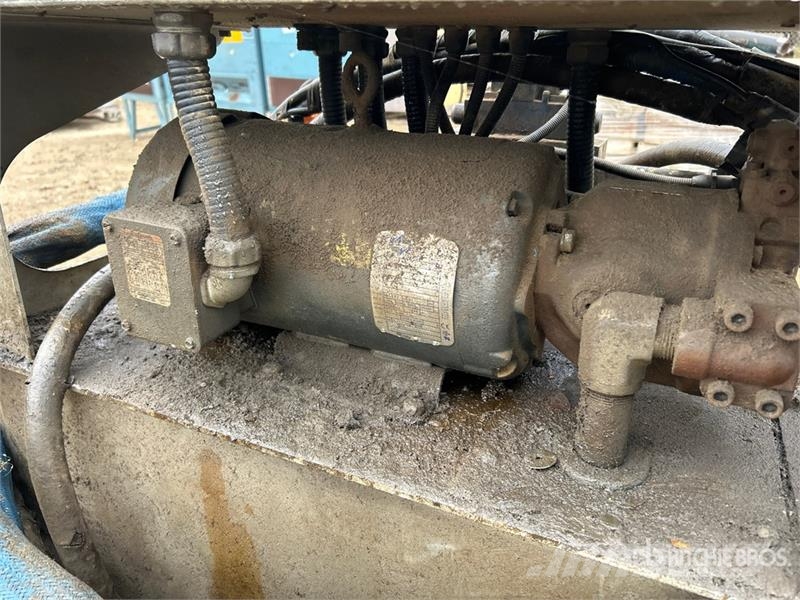  Gusmer H20-35 Spray Foam Machine معدات البناء - غير ذلك