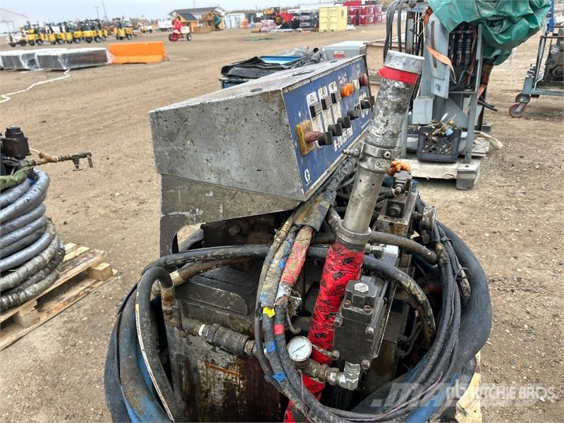  Gusmer H20-35 Spray Foam Machine معدات البناء - غير ذلك