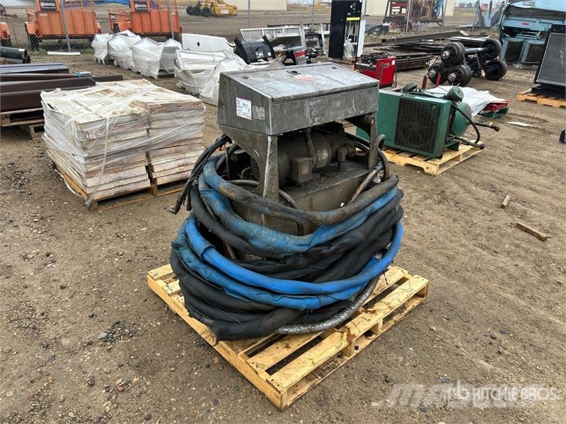  Gusmer H20-35 Spray Foam Machine معدات البناء - غير ذلك