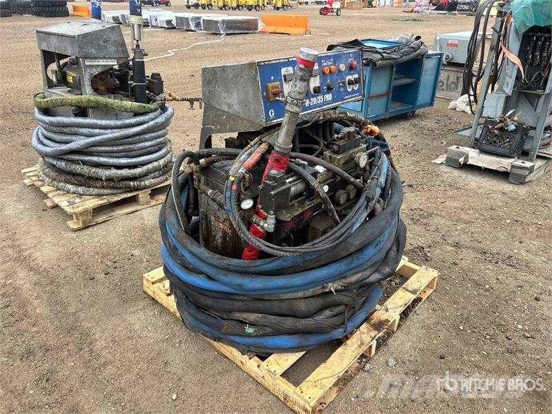  Gusmer H20-35 Spray Foam Machine معدات البناء - غير ذلك