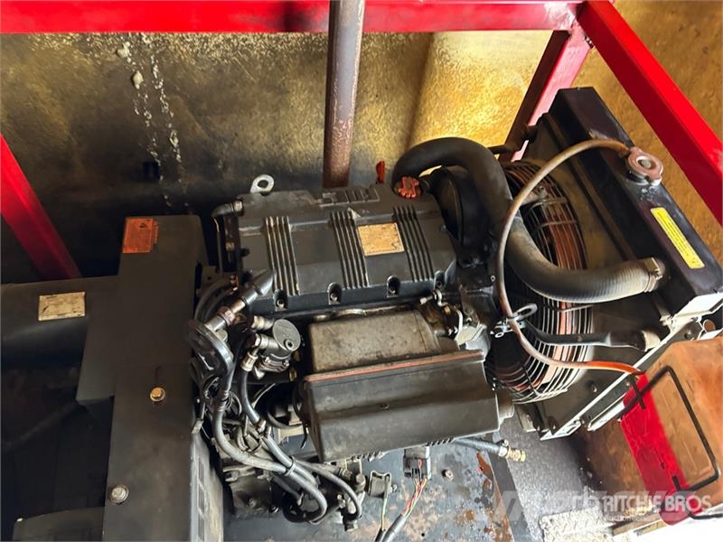 H & H & 16 ft T/A Steam Trailer Enclosed Trailer Furgons