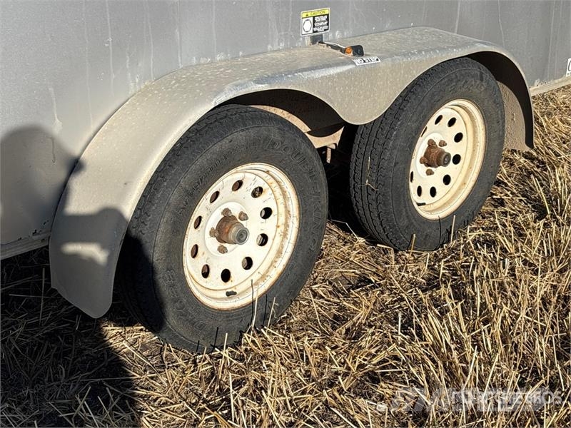 H & H & 18 ft T/A Enclosed Trailer Прицепы-фургоны