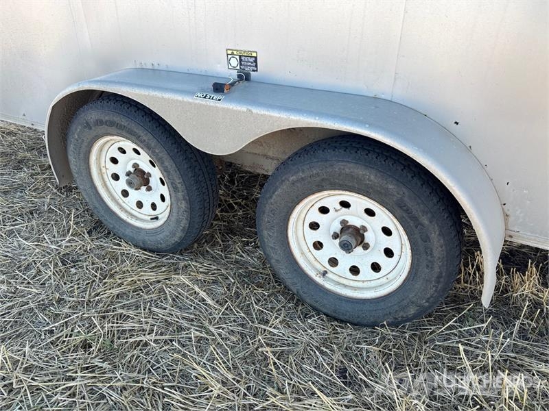 H & H & 18 ft T/A Enclosed Trailer Прицепы-фургоны