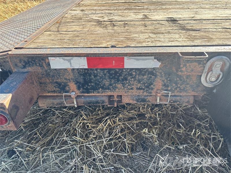H & H & 20 ft T/A Equipment Trailer Трейлери колесного транспортного засобу