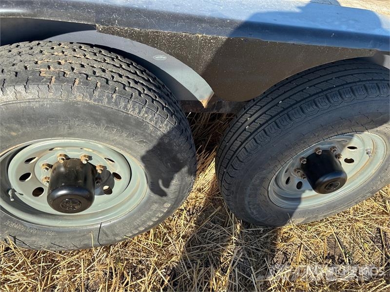 H & H & 20 ft T/A Equipment Trailer Трейлери колесного транспортного засобу