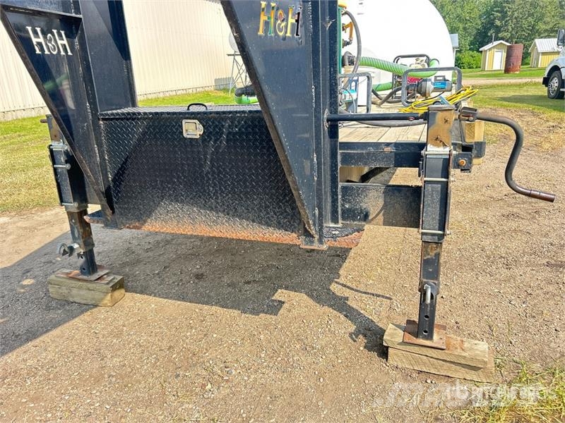 H & H & 30 ft T/A Gooseneck Equipment Trailer Remolques para transporte de vehículos