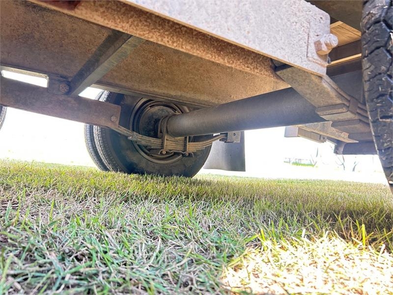 H & H & 30 ft T/A Gooseneck Equipment Trailer Remolques para transporte de vehículos