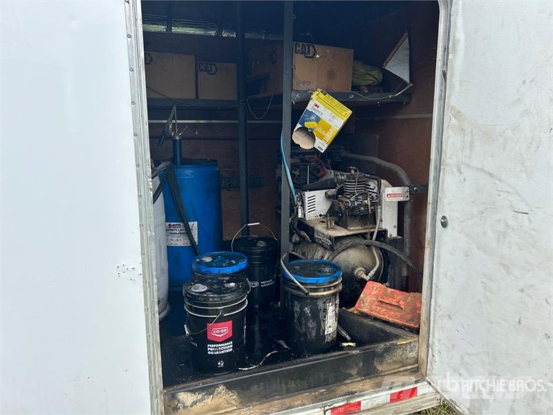 H&H Trailer T/A 15 ft Fuel and Lube Trailer Cisternas