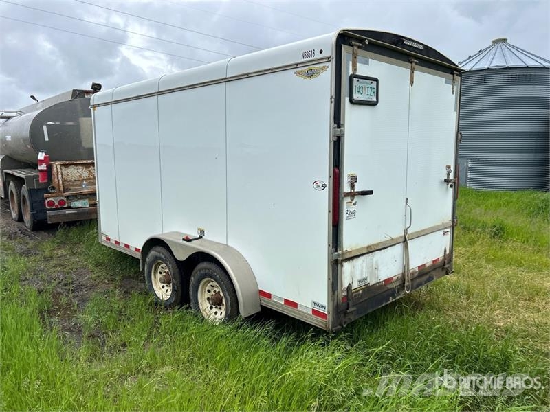 H&H Trailer T/A 15 ft Fuel and Lube Trailer 罐式拖车