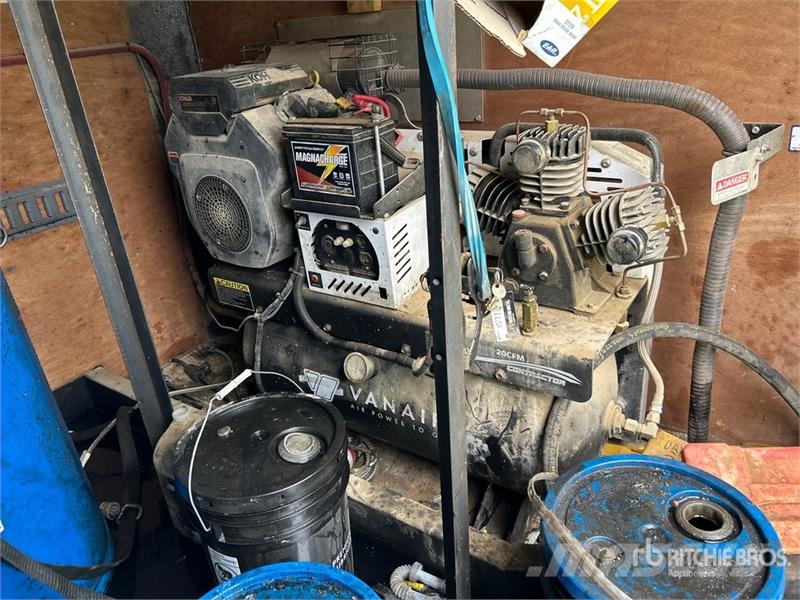 H&H Trailer T/A 15 ft Fuel and Lube Trailer Cisternas