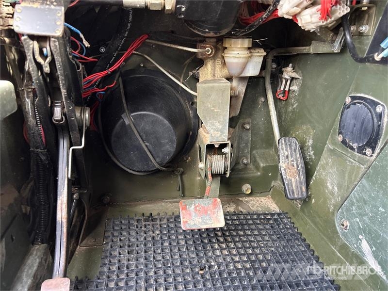 Hagglund BV206 Tracked Personnel Carrier Amphibian Avtomobili