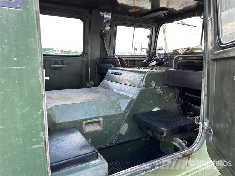 Hagglund BV206 Tracked Personnel Carrier Amphibian Avtomobili
