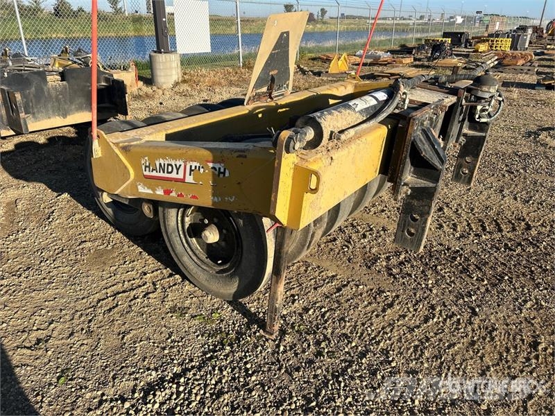 Handy Hitch 110in Wide Pull Behind Roller 牽引式ローラ