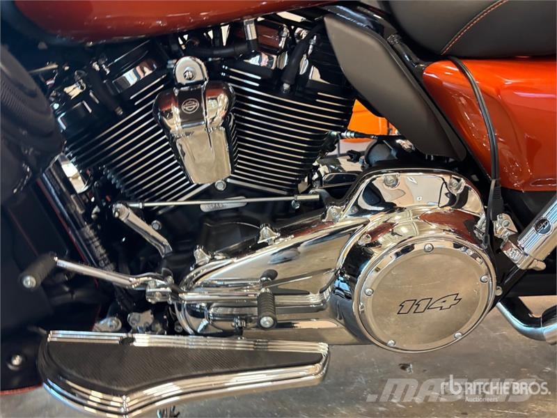 Harley-Davidson FLTRU 1868 cid Road Glide Ultra Cruiser Bike Auto