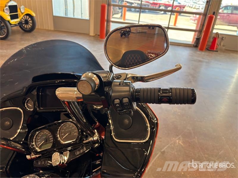 Harley-Davidson FLTRU 1868 cid Road Glide Ultra Cruiser Bike Auto